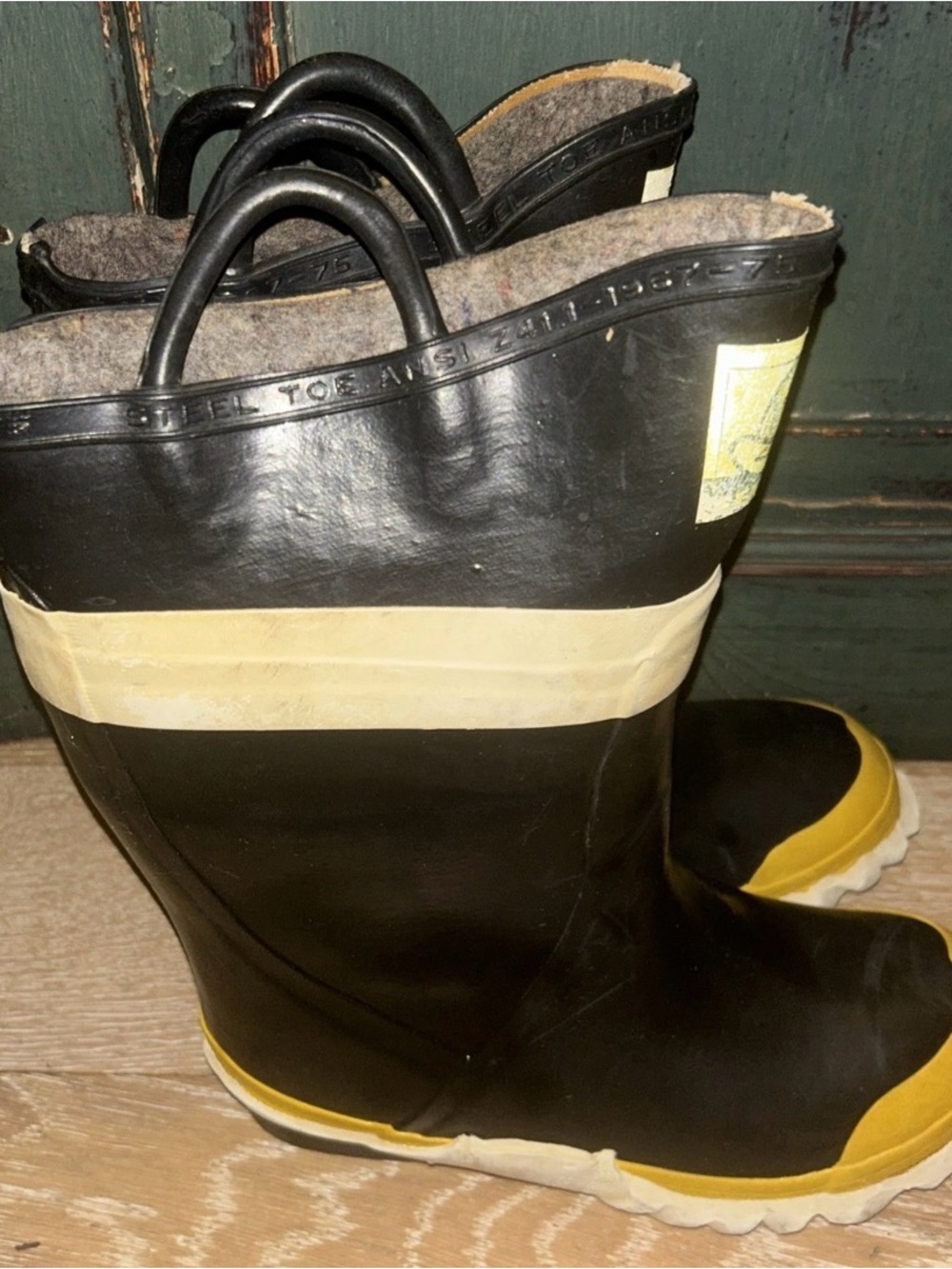 Servus Fire Boots Size 9 Black Yellow Steel Shank Steel Midsole Made in USA